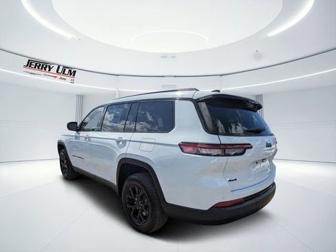 New 2025 Jeep Grand Cherokee L Altitude image 5