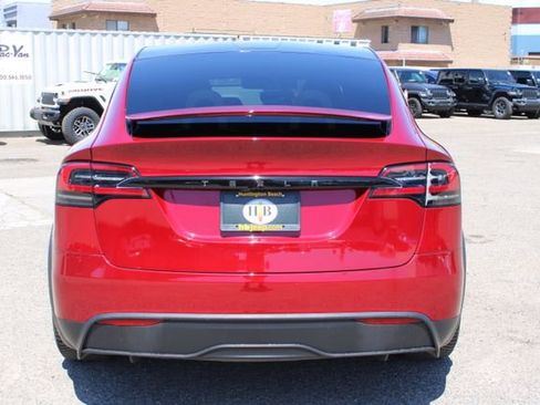 Used 2023 Tesla Model X Plaid image 5