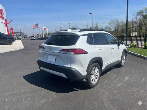 Used 2022 Toyota Corolla Cross LE w/ Moonroof Package image 3