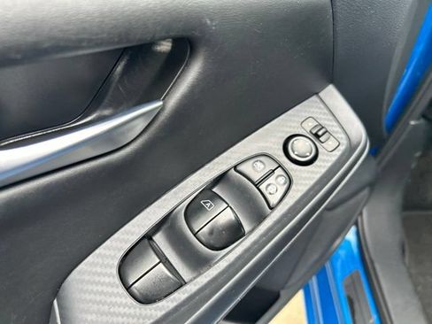 Used 2025 Nissan Sentra SV FWD image 15