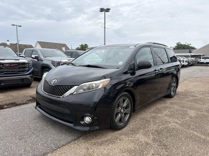 Used 2017 Toyota Sienna SE Premium