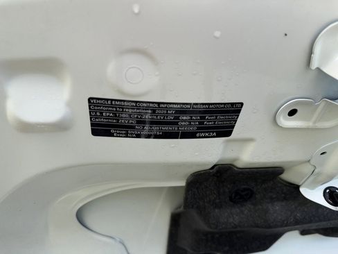 Used 2025 Nissan Leaf SV Plus image 33