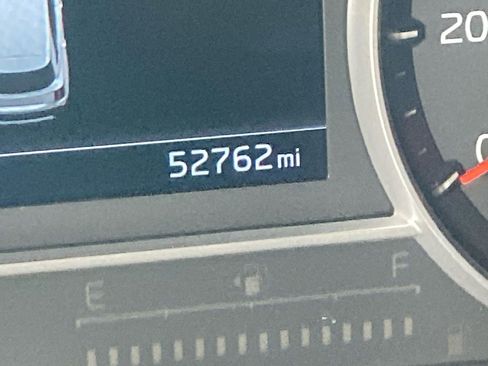 Used 2023 Kia Sorento LX image 5