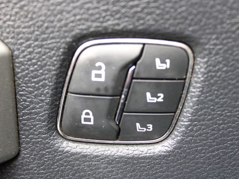 Used 2022 Ford F250 Lariat w/ Lariat Value Package image 18