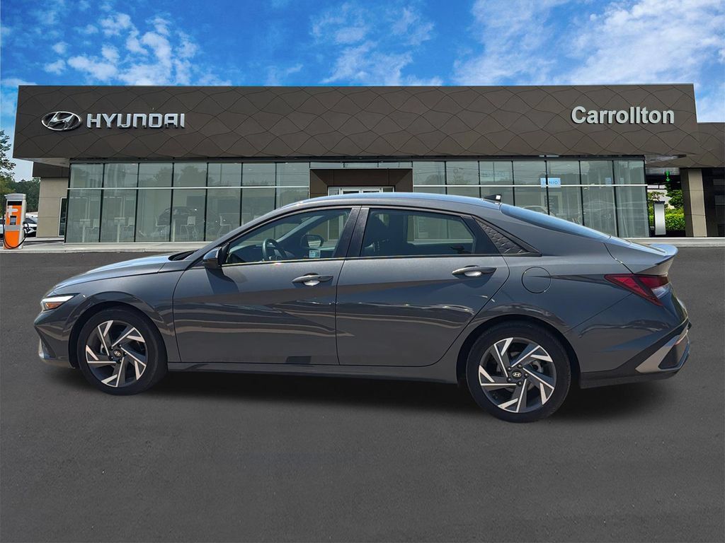 Certified 2025 Hyundai Elantra Sport FWD image 8