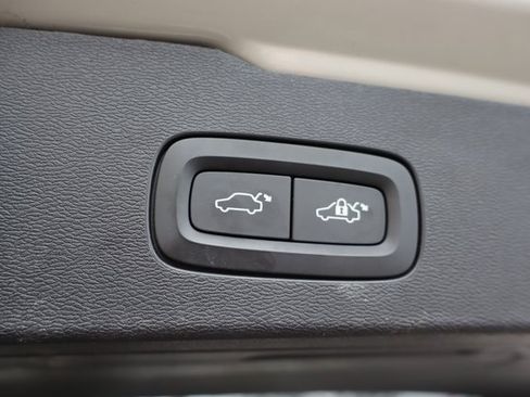 Used 2021 Volvo V60 T5 Cross Country w/ Climate Package image 36