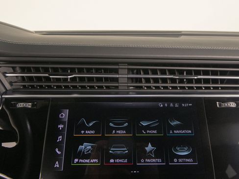 Used 2023 Audi Q8 Prestige AWD/4WD image 24