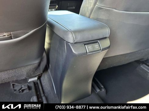 Used 2022 Toyota Prius XLE image 19