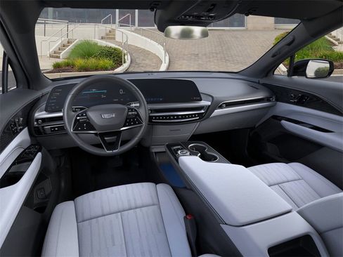 New 2025 Cadillac Lyriq Luxury image 15