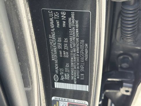 Used 2023 Hyundai Elantra SE FWD image 31