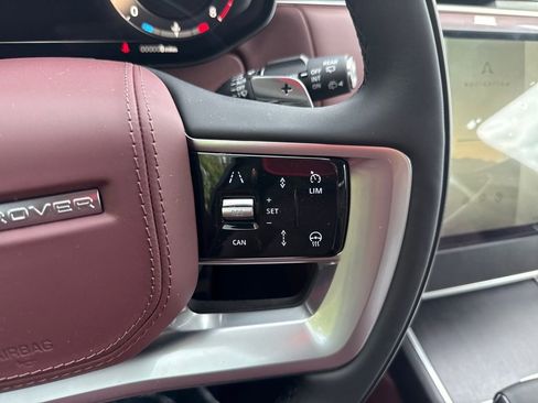 New 2025 Land Rover Range Rover SE image 21