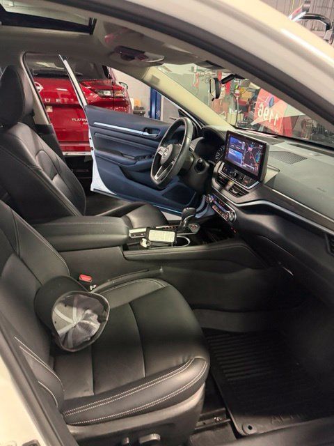 Used 2023 Nissan Altima 2.5 SL AWD/4WD image 15