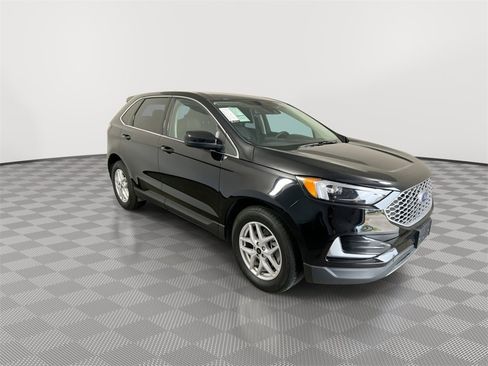 Used 2024 Ford Edge SEL image 2