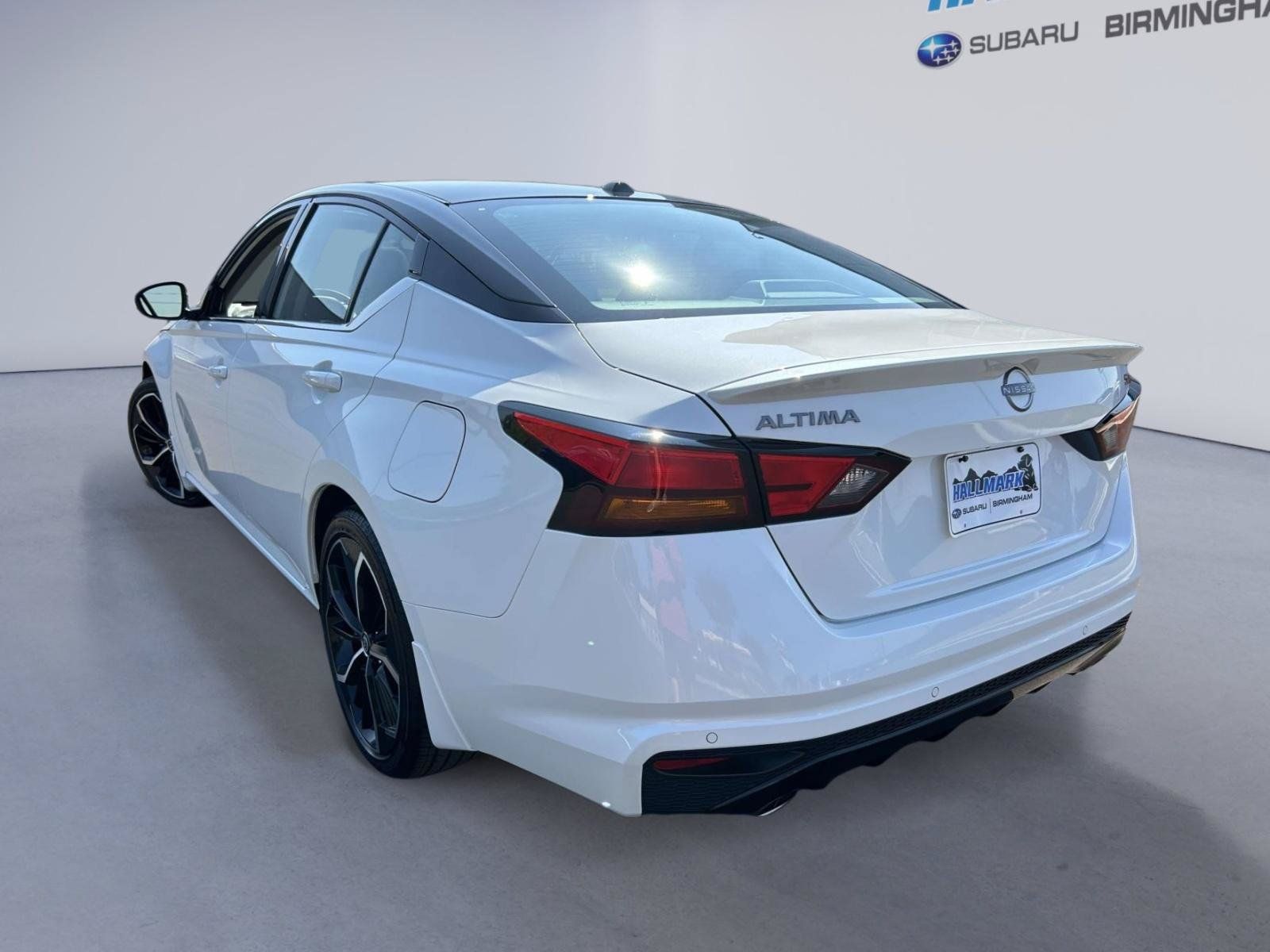 Used 2026 Nissan Altima 2.5 SR w/ SR Premium Package FWD image 3