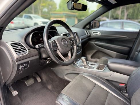 Used 2018 Jeep Grand Cherokee Altitude RWD image 7
