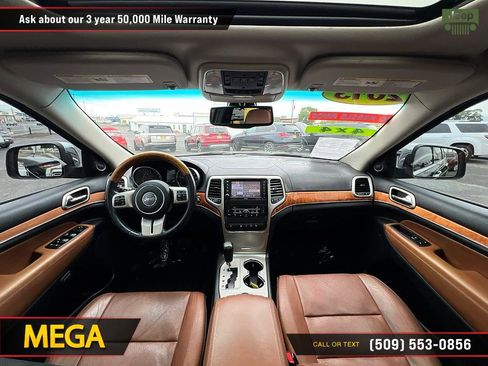 Used 2013 Jeep Grand Cherokee Overland w/ Advance Technology Group AWD/4WD image 30