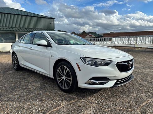 Used 2018 Buick Regal Essence image 7