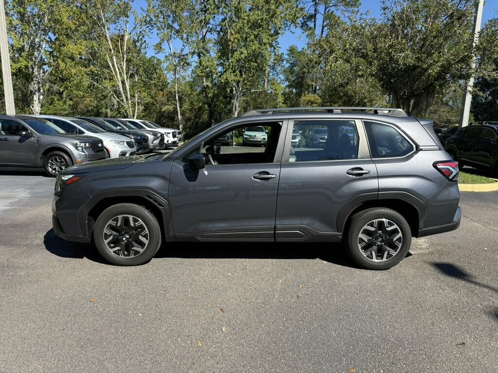 Used 2025 Subaru Forester AWD/4WD image 3