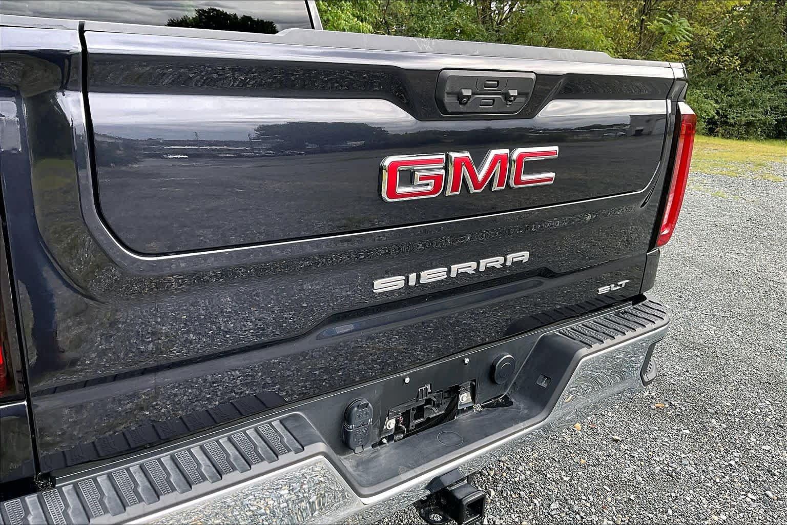 Used 2026 GMC Sierra 1500 SLT AWD/4WD image 10