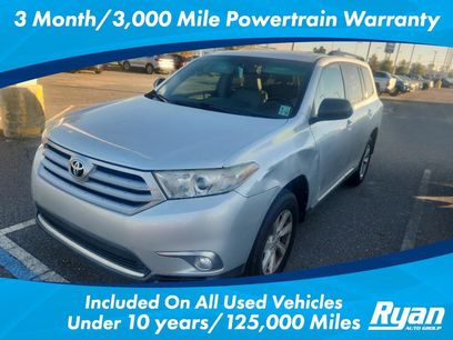Used 2011 Toyota Highlander SE