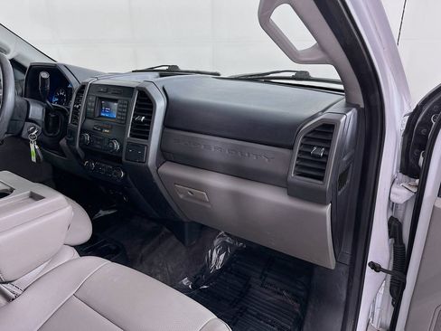 Used 2019 Ford F250 XL w/ Power Equipment Group RWD image 32