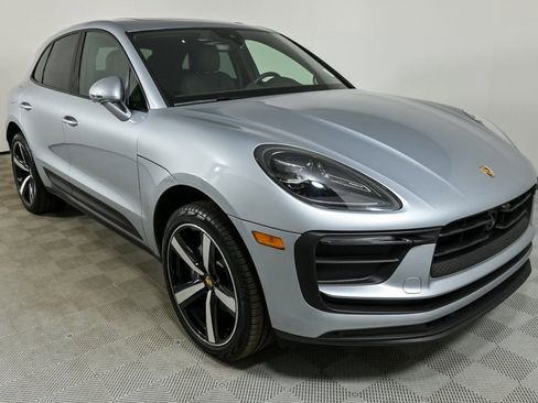 Certified 2025 Porsche Macan image 27