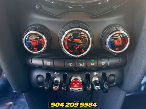Used 2015 MINI Cooper 4-Door Hardtop FWD image 18