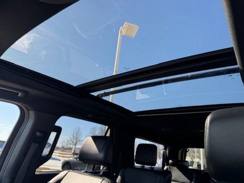 Certified 2021 Ford Expedition Max XLT image 19