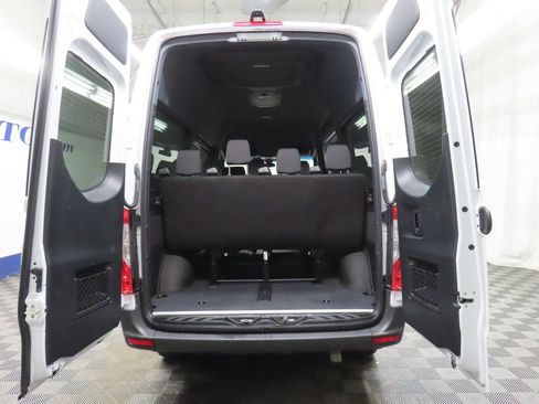 Used 2024 Mercedes-Benz Sprinter 2500 image 34