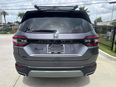 New 2026 Honda Pilot Touring image 5