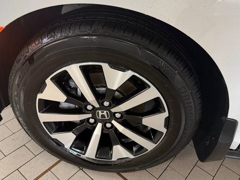 Used 2025 Honda Odyssey EX-L image 13