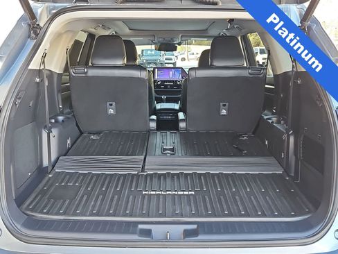 Used 2023 Toyota Highlander Platinum FWD image 23