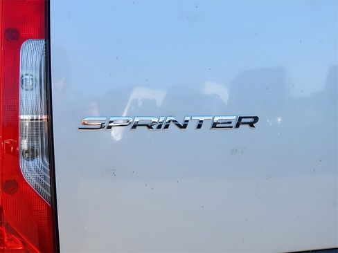 Used 2024 Mercedes-Benz Sprinter 2500 image 8