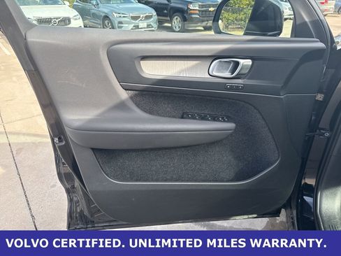 Certified 2025 Volvo XC40 B5 Core image 17