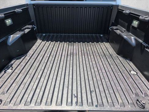 Used 2025 Toyota Tacoma SR5 AWD/4WD image 6