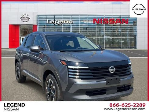 Used 2025 Nissan Kicks SV w/ SV Premium Package AWD/4WD image 1
