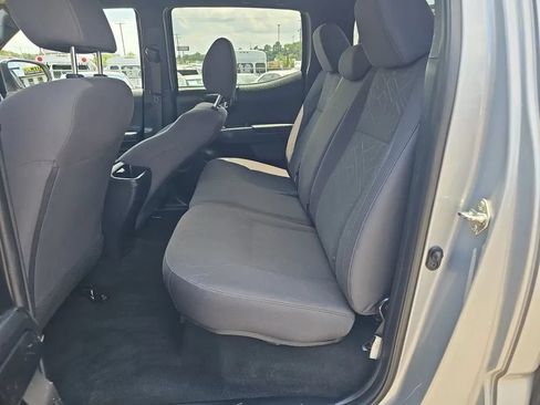 Used 2017 Toyota Tacoma TRD Off-Road w/ Tow Package RWD image 19