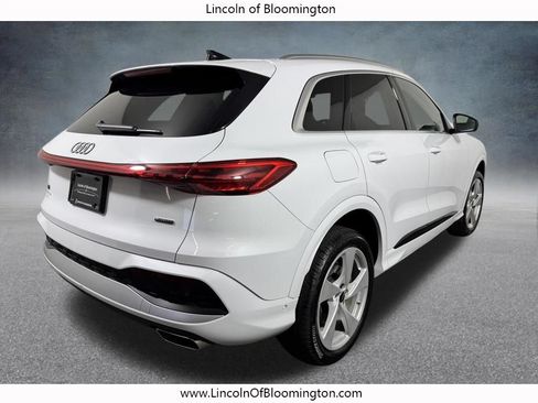 Used 2025 Audi Q5 Premium Plus w/ Premium Plus AWD/4WD image 7