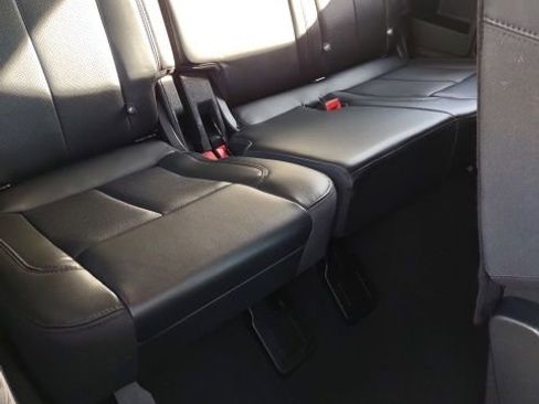 Used 2023 Ford Expedition XLT image 26