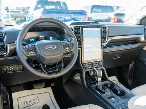 Used 2025 Ford Ranger Lariat w/ Advanced Towing Package image 10