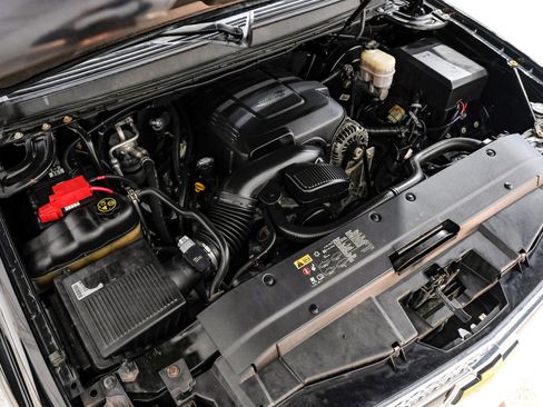 Used 2013 Chevrolet Avalanche LT w/ Suspension Package, Off-Road image 56