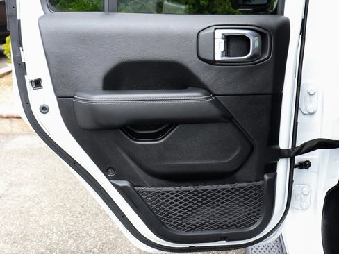 Used 2021 Jeep Gladiator Overland w/ LED Lighting Group image 32