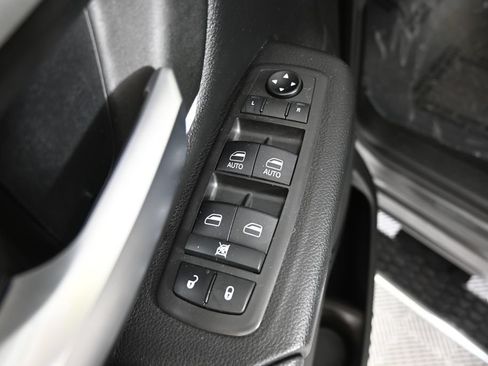 Used 2021 RAM 1500 Big Horn AWD/4WD image 19