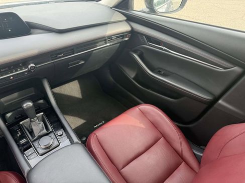 Used 2024 MAZDA MAZDA3 s image 28