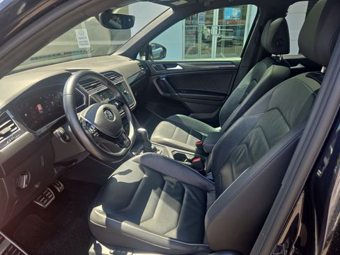 Used 2020 Volkswagen Tiguan SEL Premium R-Line w/ 3rd Row Seat Package AWD/4WD image 6