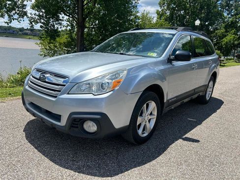 Used 2014 Subaru Outback 2.5i w/ Alloy Wheel Package AWD/4WD image 1