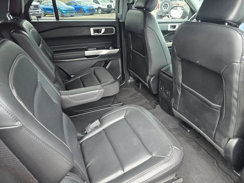 Certified 2023 Ford Explorer XLT w/ Equipment Group 202A AWD/4WD image 15