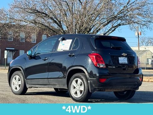 Used 2022 Chevrolet Trax LS w/ Tint and Cruise Package image 7