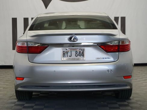 Used 2013 Lexus ES 300h image 6