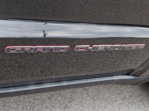 Used 2018 Jeep Grand Cherokee Trailhawk w/ Trailhawk Luxury Group image 30